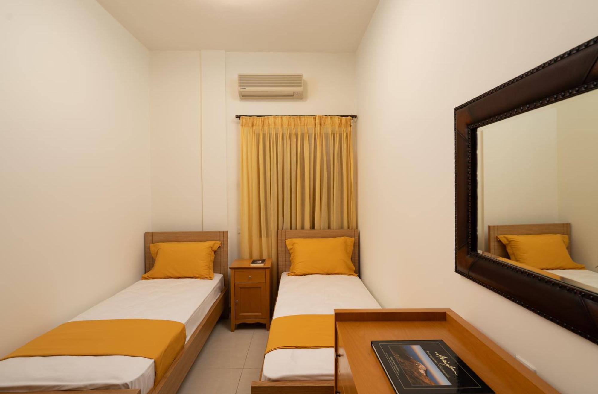 Central Seaview Heven Apartment In Fira  Exterior photo